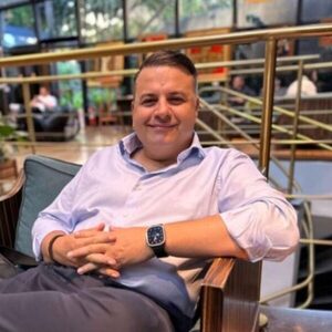 Empresario acusado falsamente de violencia familiar busca justicia - La Clave
