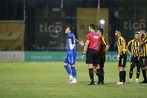 Versus / "¿Alguna vez vieron que le saquen tarjeta roja a Richard Ortiz o a Tacuara?"