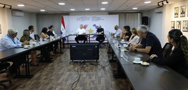 Implementarán proyecto “Jóvenes conectados” para más de 32.000 estudiantes de la Educación Media - .::Agencia IP::.