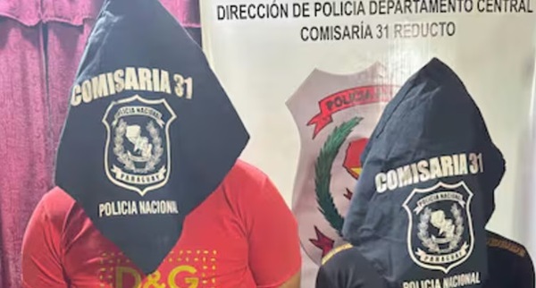 Intentaron huir, pero cayeron: Policía detiene a dos con arma y dinero