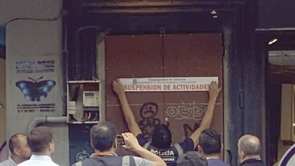 Muni clausura local donde 2 hombres hicieron "ku otro"