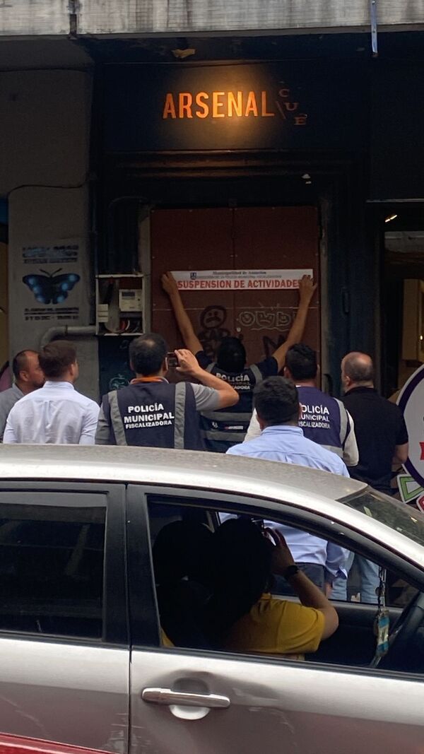 Municipalidad clausura bar asunceno tras escándalo viral - Unicanal