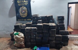 Incautan más de una tonelada de marihuana prensada en la frontera entre Alto Paraná y Canindeyú - .::Agencia IP::.