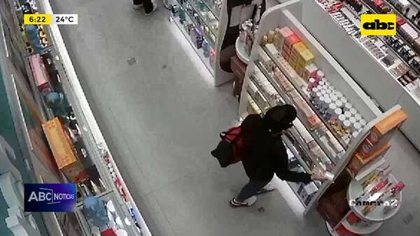 Video: Mujer fue detenida tras intento de hurto en shopping de Asunción - ABC Noticias - ABC Color