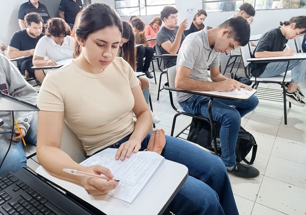 FIUNA habilita inscripciones para el "Programa Puente", dirigido a jóvenes bachilleres que buscan prepararse para la universidad - .::Agencia IP::.