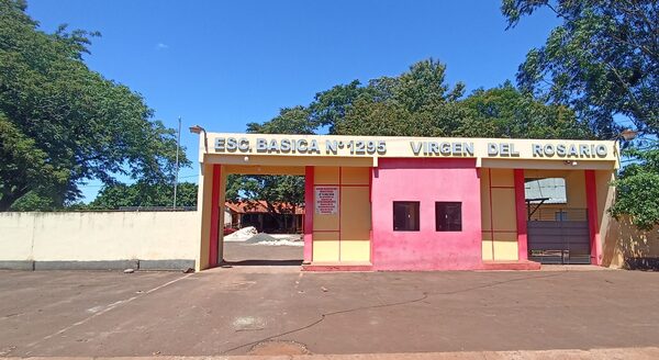 Directora de escuela pide donación para reponer energía eléctrica - La Clave