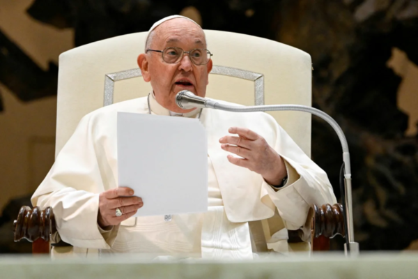 Hospitalizan al papa Francisco por bronquitis - Unicanal