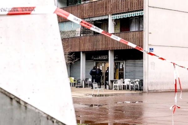 ATAQUE CON GRANADA DEJA HERIDOS EN UN BAR DE FRANCIA - Itapúa Noticias