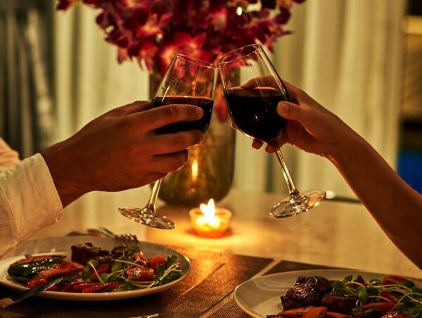Restaurantes registran alta demanda por el 14 de febrero · Radio Monumental 1080 AM