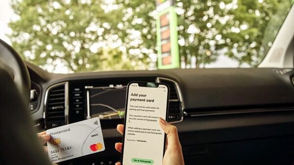 Argentina moderniza la venta de combustibles con autoservicio y compra desde el celular