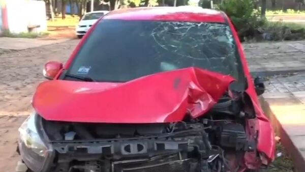 Video: Maniobra imprudente de motociclista provoca brutal choque en Luque