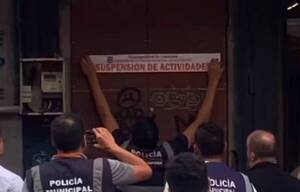 Pescaron a dos arrieros “haciendo eso” y en seco suspendieron el local donde los pescaron