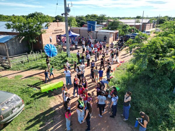 Estudiantes del Colegio María Auxiliadora celebran su Último Primer Día con solidaridad en Caacupemí