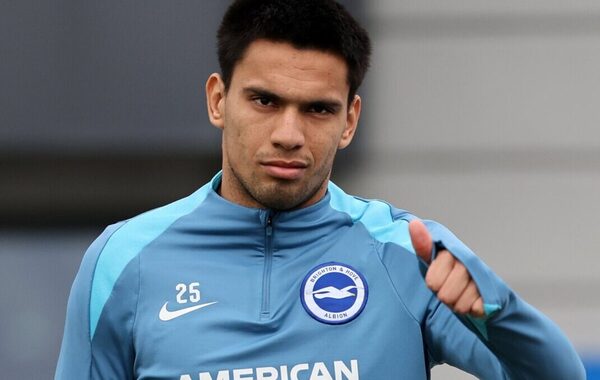 Versus / El DT del Brighton destaca adaptación de Diego Gómez: "Se ve que le encanta estar aquí"