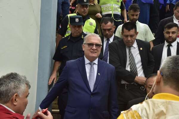 “Entre intimidad y el interés público, siempre prevalecerá el derecho de la gente”, afirma experto en libertad de expresión - Política - ABC Color