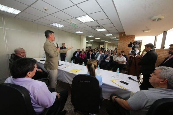 Ministros Ríos y Santander participaron de mesa de trabajo interinstitucional contra el abigeato en Paraguarí