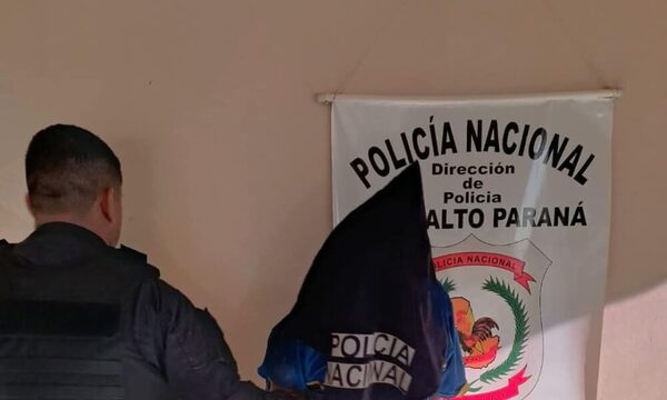 Atacó a su vecina con machete y fue imputado