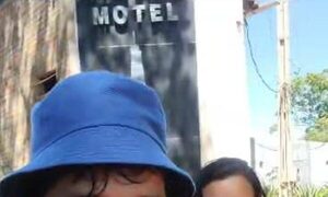 (VIDEO)Loperro llenaron motel y “Jaka” tuvo que esperar su turno en día de los enamorados