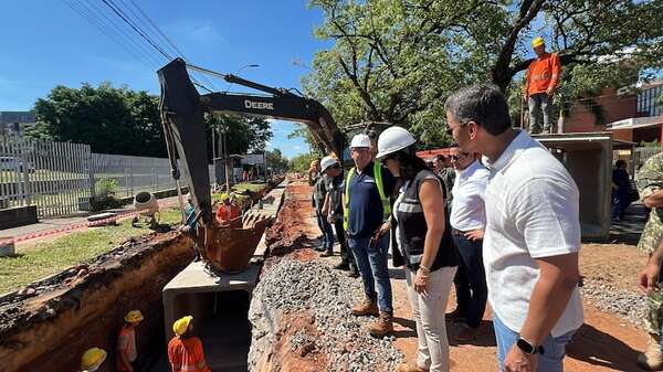 MOPC promete mejorar la devastada avenida Avelino Martinez de San Lorenzo - Economía - ABC Color
