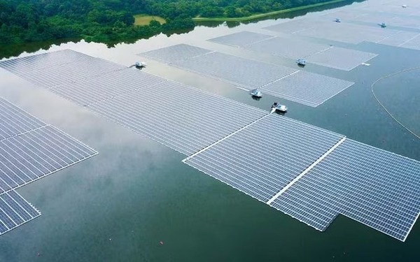 Itaipú apuesta por energía limpia con planta solar flotante en su embalse - ADN Digital