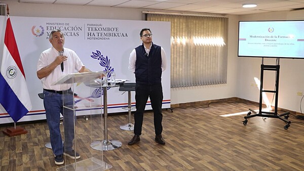 MEC presenta modelo para equilibrar oferta y demanda de profesores