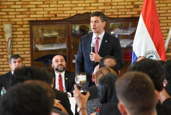 Santi Peña le baja también el pulgar al diputado Arévalo - Política - ABC Color