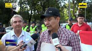 Postulantes a Academil protestan contra reducción de cupos  - ABC Noticias - ABC Color