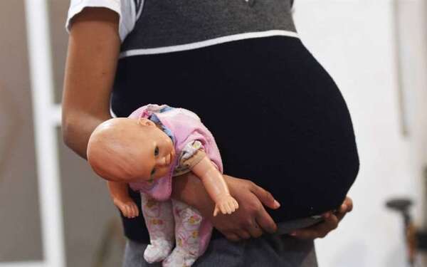 20 años de cárcel para hombre que embarazó a su hija de 12 años - trece