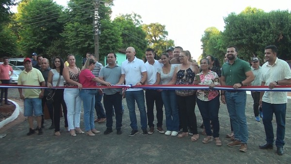 Inauguran nuevas cuadras de empedrados en el barrio San Miguel de Cambyretá