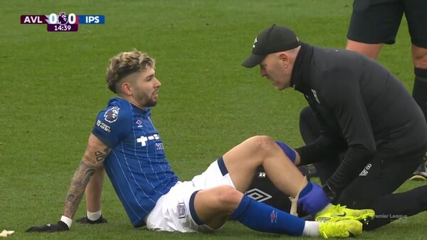 Julio Enciso se retira lesionado y llorando