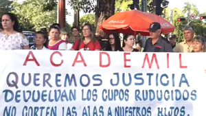 Postulantes de Academil reclaman a Peña cupos que ganaron en ingreso