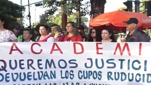 Postulantes de Academil reclaman a Santiago Peña cupos que ganaron en ingreso