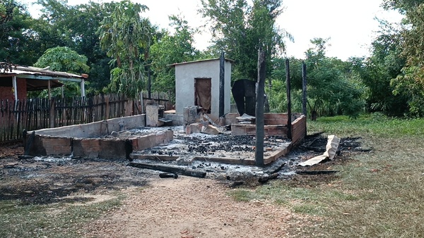 Familia pierde todo en incendio y apela a la solidaridad en San Luis