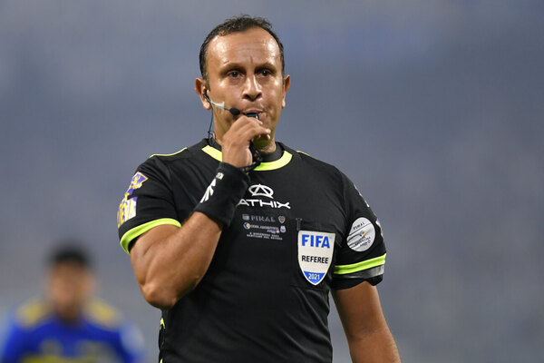 Versus / Cuerpo arbitral argentino para el estreno copero de Cerro