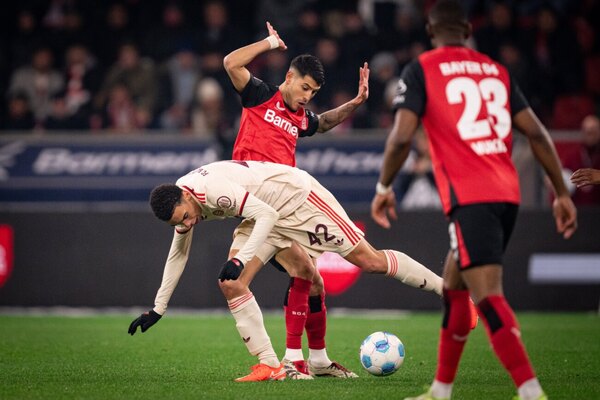 Versus / Bayern Múnich logró mantener la punta en un reñido empate contra el Leverkusen