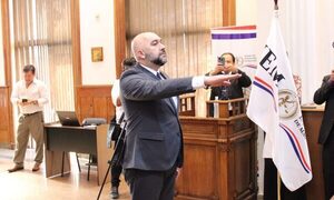 Abogado se retracta y dice que Arévalo no retirará su renuncia
