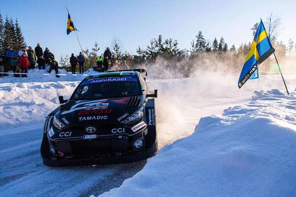Evans aguanta la presión y mantiene el liderato en el Rally de Suecia - Automovilismo - ABC Color