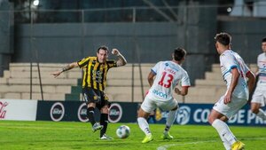 Guaraní se recupera y toma la punta