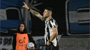 Versus / Florentín le marca a Espínola en goleada de Central Córdoba a Belgrano