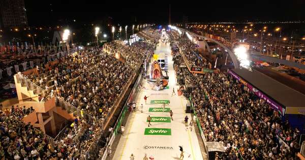 La Nación / El carnaval encarnaceno cerró su edición 2025 con una participación histórica