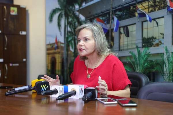Los Alcaraz deberían renunciar, afirma Lilian Samaniego - Política - ABC Color