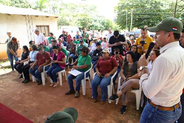 Productores organizados de San Pedro recibieron maquinaria e insumos del Ministerio de Agricultura - Nacionales - ABC Color