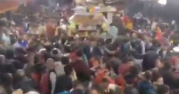 La Nación / Al menos 18 muertos deja estampida en estación de tren de Nueva Delhi, en la India