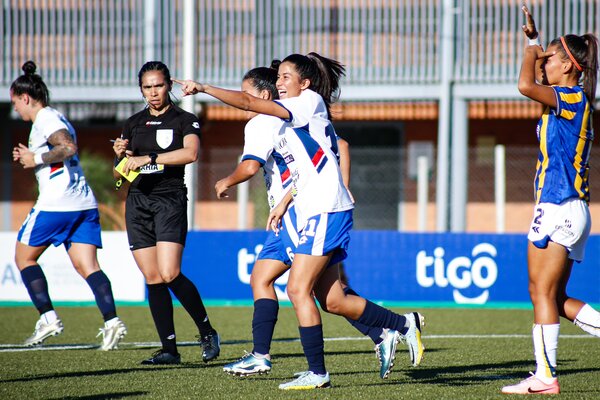 Trinidense supera de forma contundente a Luqueño y sigue en racha victoriosa - 1000 Noticias
