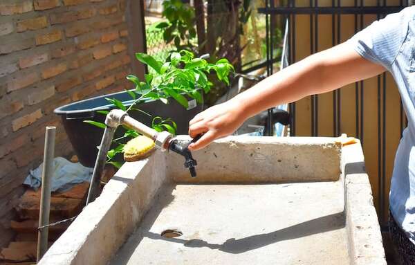 Essap: vecinos están sin agua hace dos días en barrio Roberto L. Petit - Nacionales - ABC Color