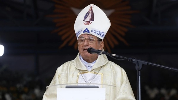 Monseñor Valenzuela niega candidatura presidencial en misa de Caacupé