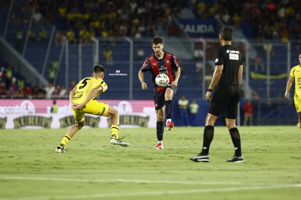Versus / La genialidad de Gastón Giménez que casi termina en una fantástica asistencia