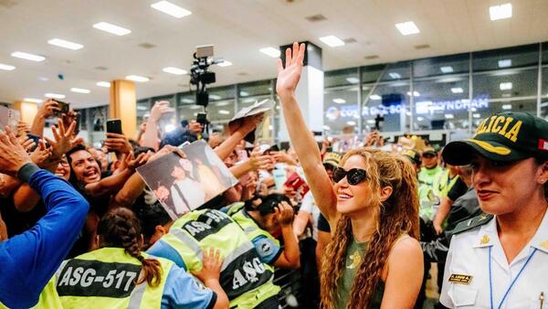 Shakira se hospitaliza por un cuadro abdominal y suspende su concierto en Perú