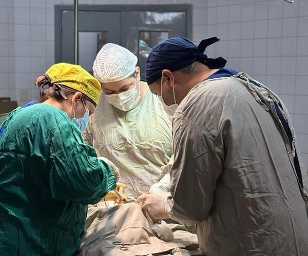 Ciudad del Este: Médicos del Hospital Regional asumen desafío de tratar a una paciente adulta con el método Ponseti
