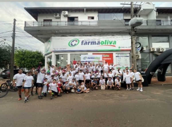 Farmaoliva organiza con éxito su tradicional Paseo del Verano en Encarnación
